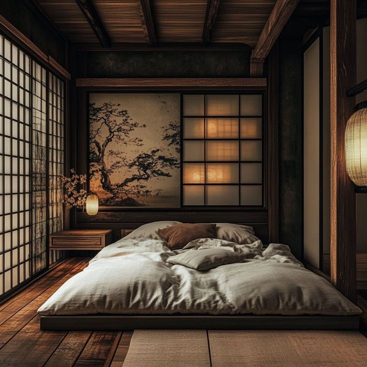 Room 05, an 18-mat traditional room with a circular window, for up to ten guests
